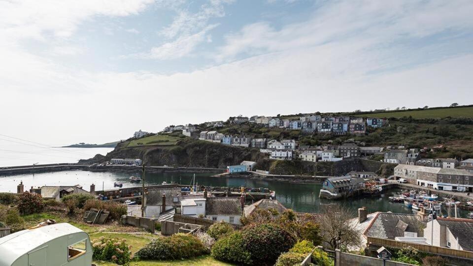 Hipnautic, Mevagissey, Sleeps 6 Villa Room photo